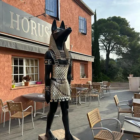 Horus ホテル